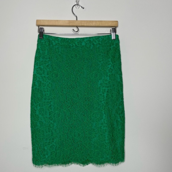 FLORAL LACE PENCIL SKIRT feminine office holiday party - Picture 2 of 11